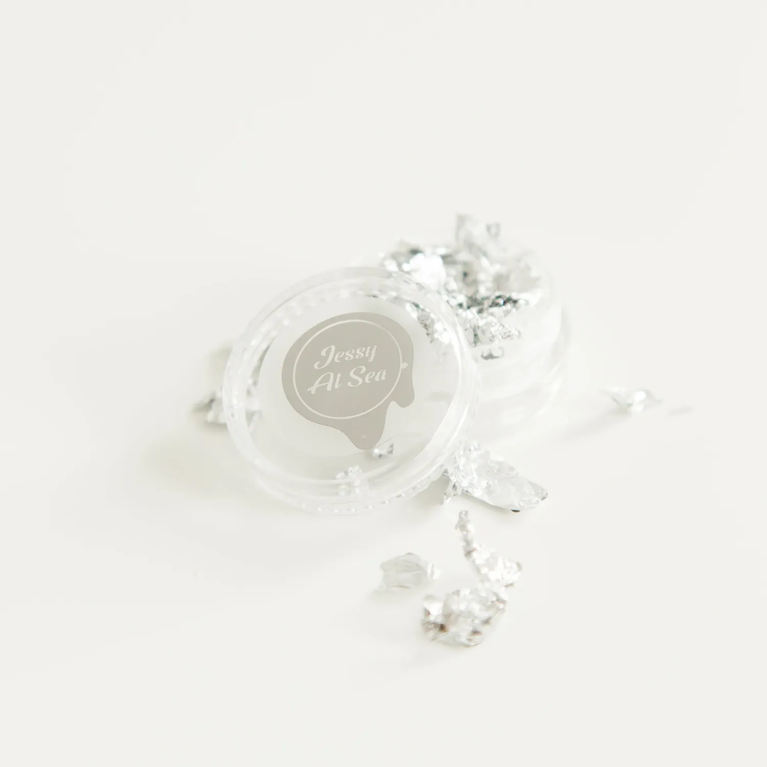Jessy at Sea Foil Flakes bladgoud goud en zilver