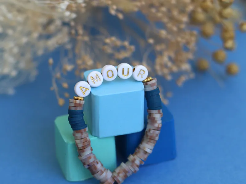 La Petite Epicerie Amour letterkralen armband wit goud
