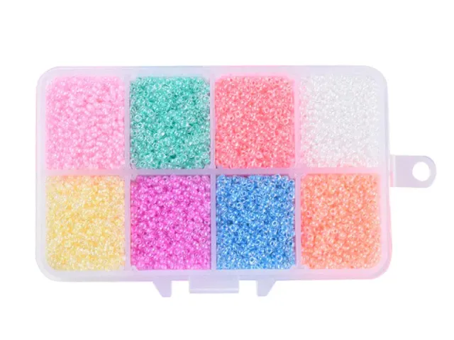 La Petite Epicerie kralendoos 8 kleuren transparant 4200 stuks