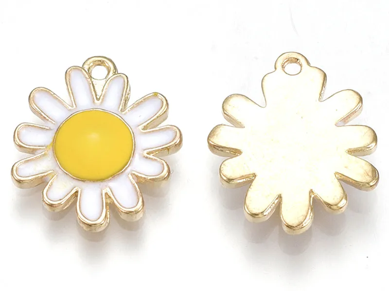 La Petite Epicerie bloem bedel 17x14 mm geel-wit emaille