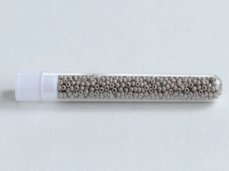 La Petite Epicerie rocailles kralen 2 mm taupe 10 gram