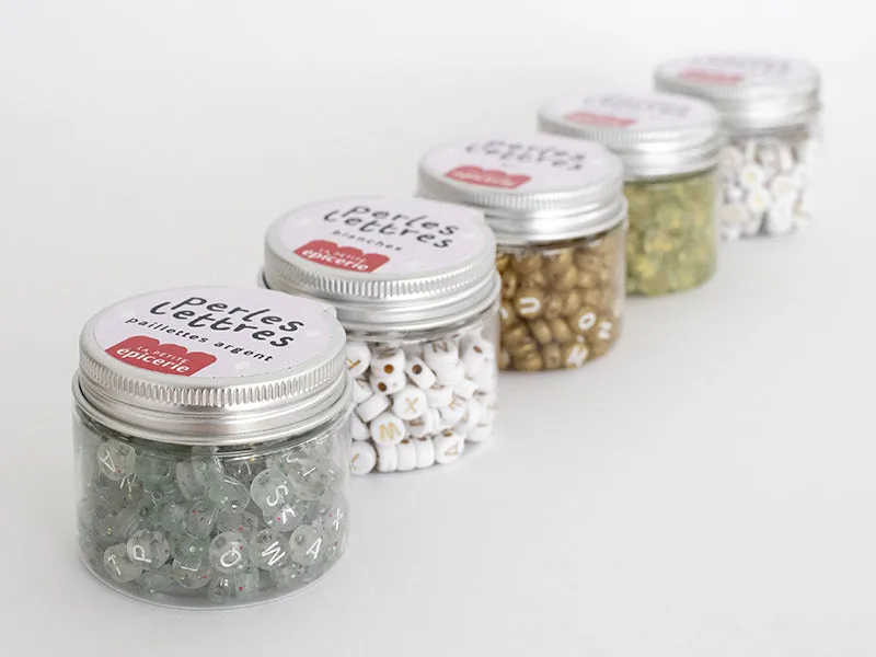 La Petite Epicerie letterkralen 7 mm zwart goud pot 200 stuks