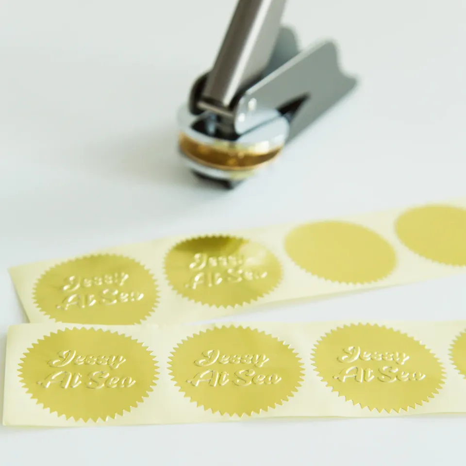 Jessy at Sea Embossing stickers goud 100 stuks