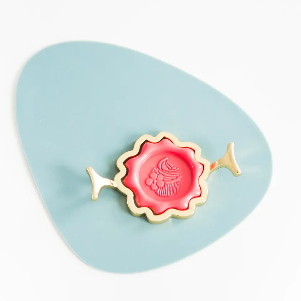 Jessy at Sea Sakura Wax Seal Shaper waxzegel mal