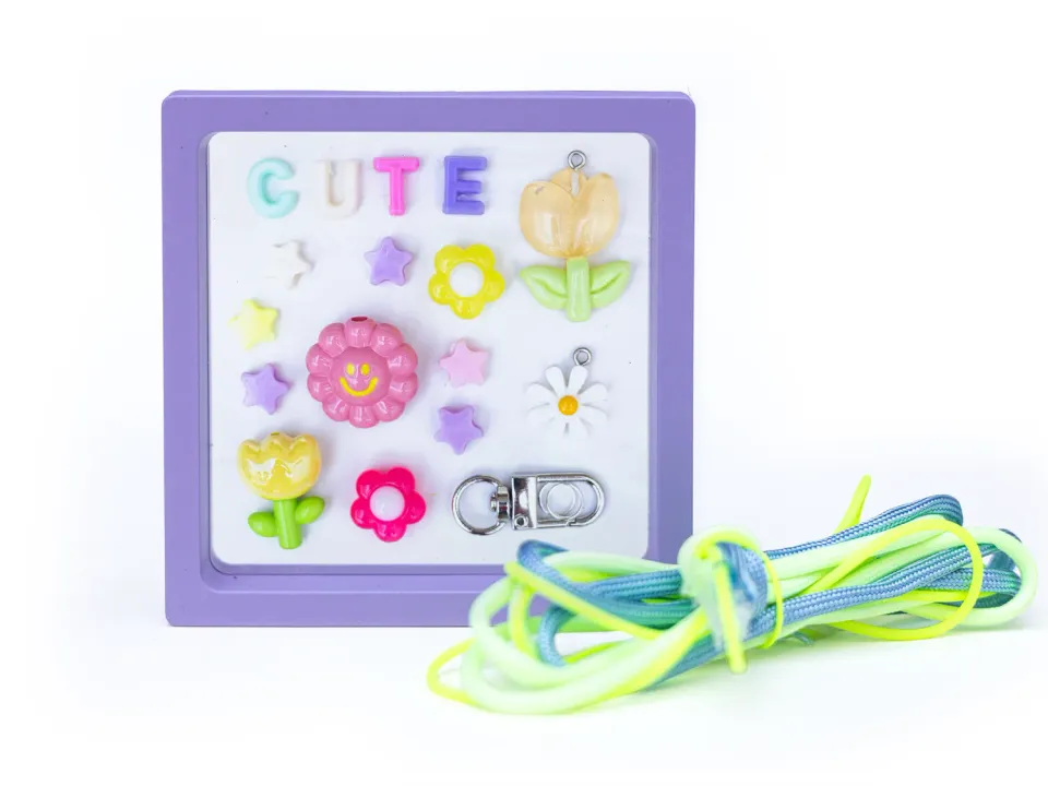 La Petite Epicerie Mini Kit Bag Charm Cute Flower tashanger kit