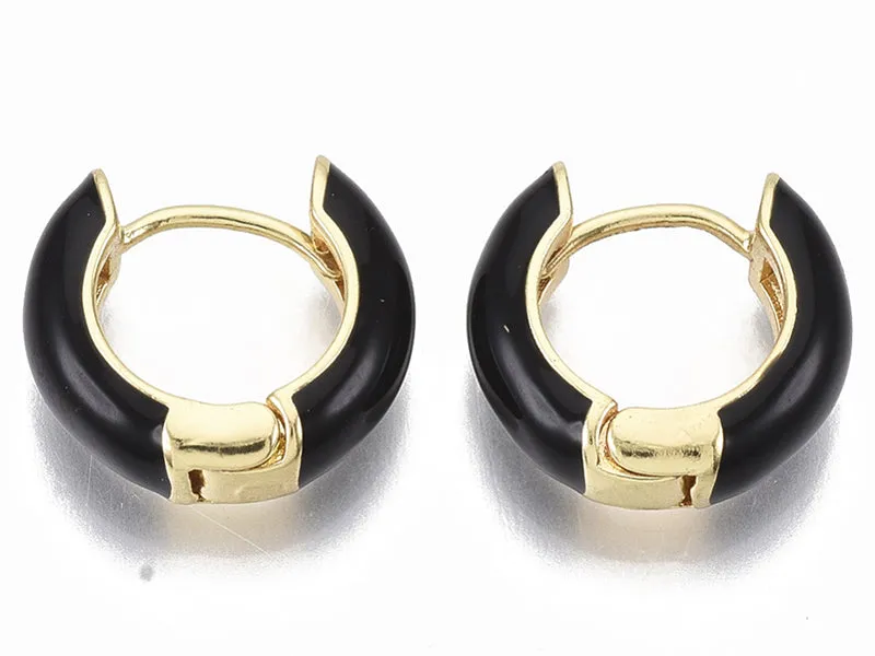 La Petite Epicerie huggie creolen oorbellen zwart emaille 14 mm