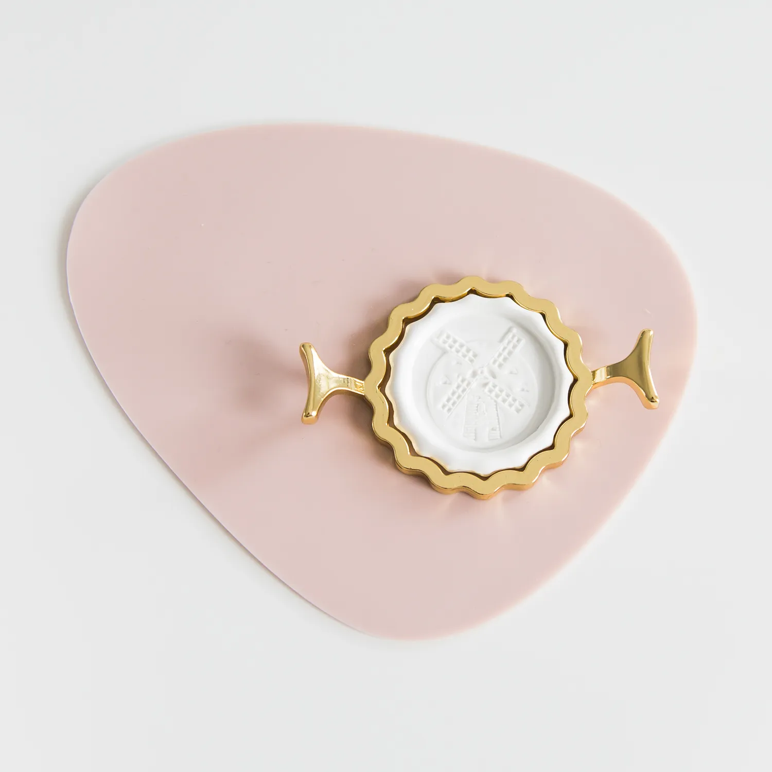 Jessy at Sea Wax Seal Shaper Wave zegelvorm golfrand