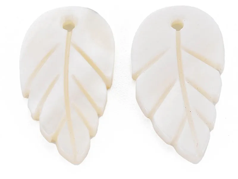 La Petite Epicerie hangers blad schelp wit 22 mm 5 stuks