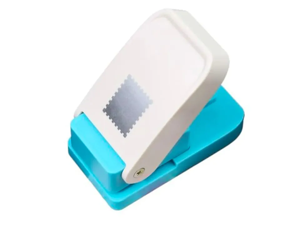 La Petite Epicerie Postzegel perforator papierpons scrapbooking