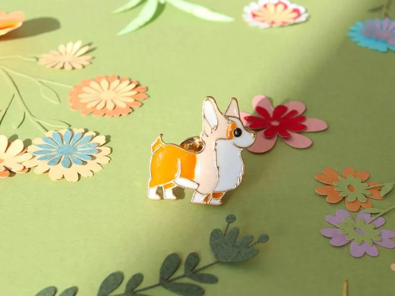 La Petite Epicerie Corgi pin emaille metaal 2,5 cm