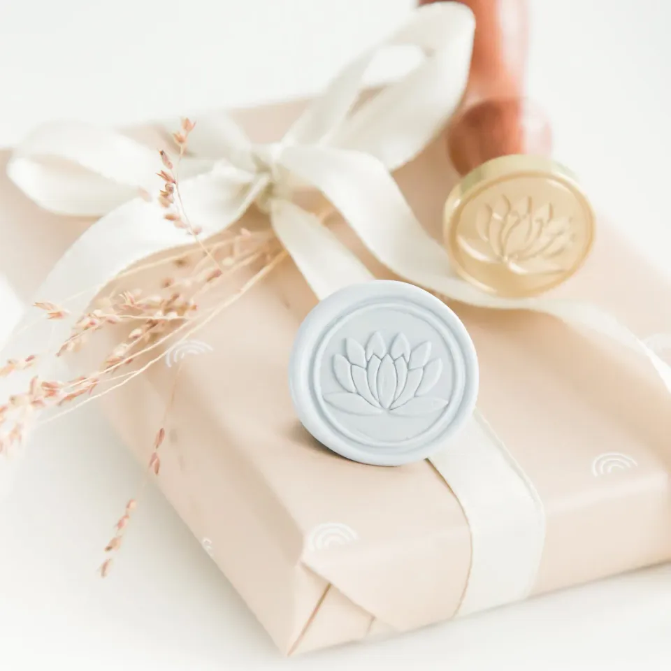 Jessy at Sea Lotus Flower waxzegel stempel 25 mm lotus