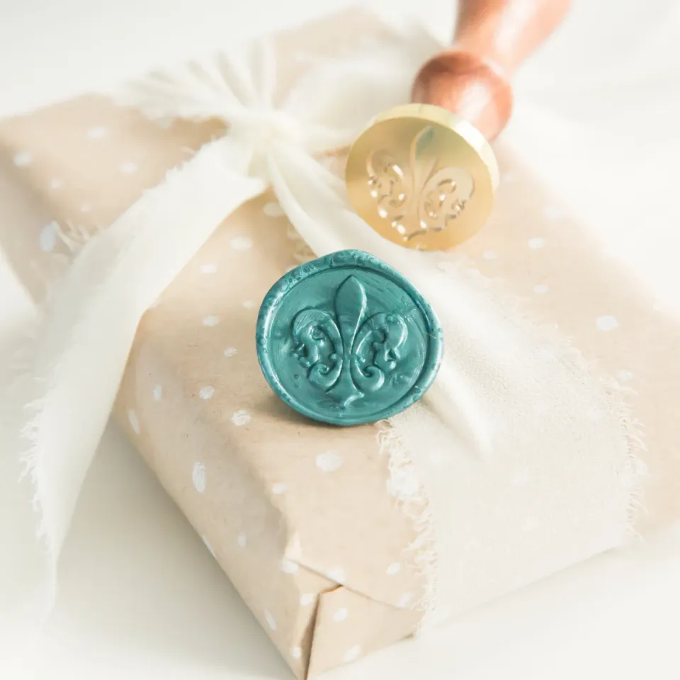 Jessy at Sea Fleur-de-Lis wax stempel 25mm lelie