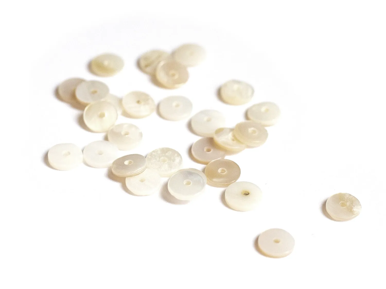 La Petite Epicerie heishi kralen parelmoer wit 6 mm 20 stuks