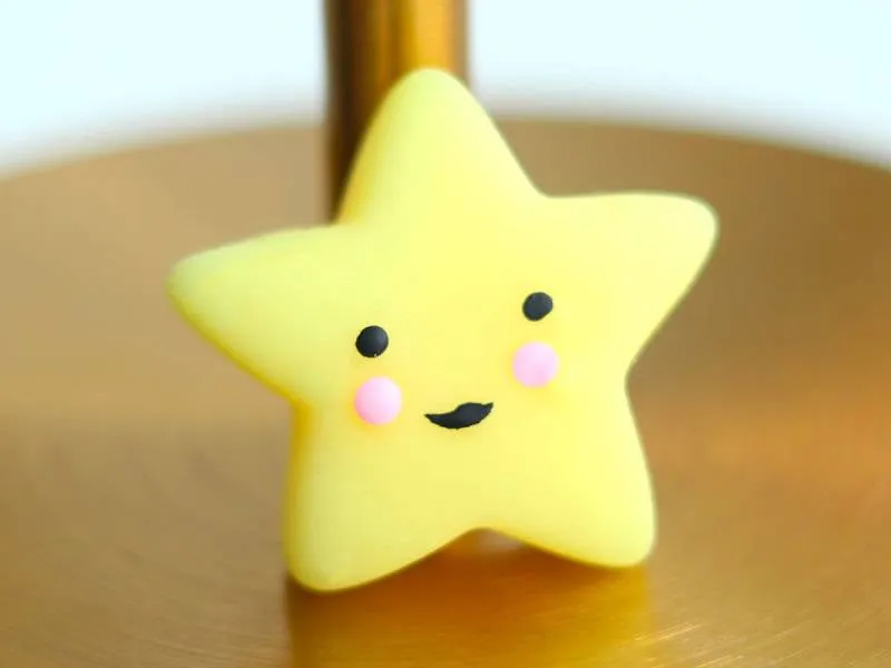 La Petite Epicerie mini squishy ster geel 5 cm zacht