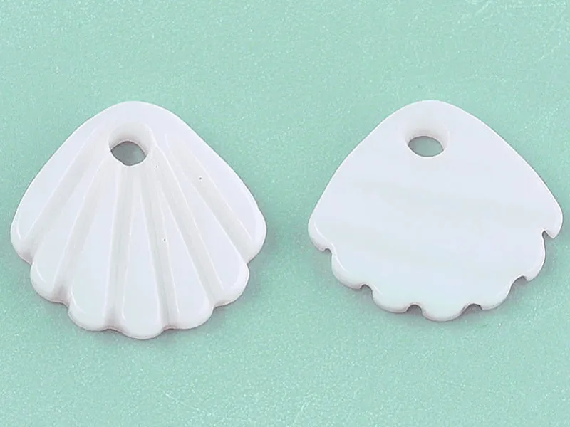 La Petite Epicerie schelp bedel parelmoer 10 mm wit