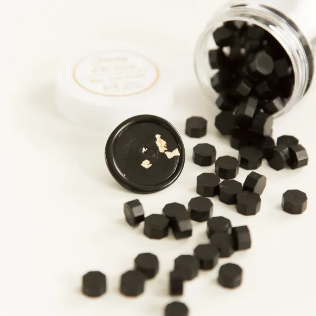 Jessy at Sea Matte Black sealing wax 100 beads zwart