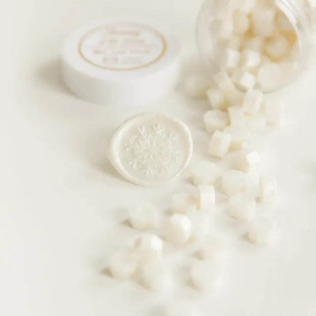 Jessy at Sea Pearl White zegelwax pot 100 beads wit