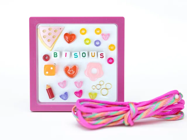 La Petite Epicerie Mini Kit Bag Charm Bisous tashanger kit