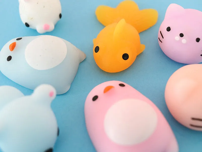 La Petite Epicerie Mini Squishy Pinguïn antistress roze 4,5 cm