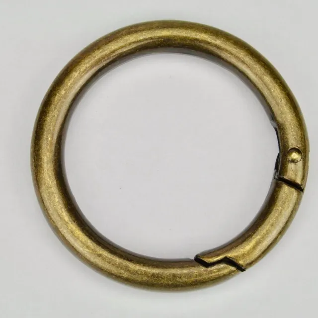Leather House ring met veer 40 mm messing per stuk