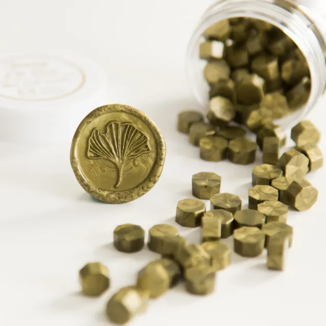 Jessy at Sea Pine Green sealing wax kralen groen 100 stuks